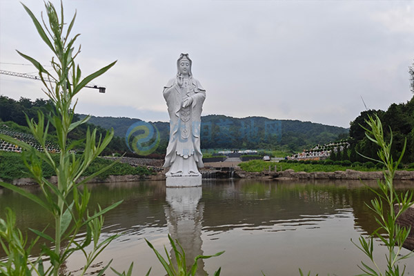 沈阳玉灵山生态墓园:三面环山风水宝地,清明惠民特价仅8800元起,守护亲人永恒安宁 沈阳玉灵山生态墓园:三面环山风水宝地,清明惠民特价仅8800元起,守护亲人永恒安宁